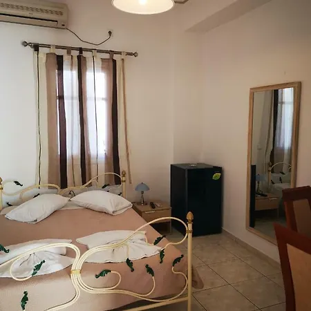 سكاي أوف تهيرا شقة فندقية 3*